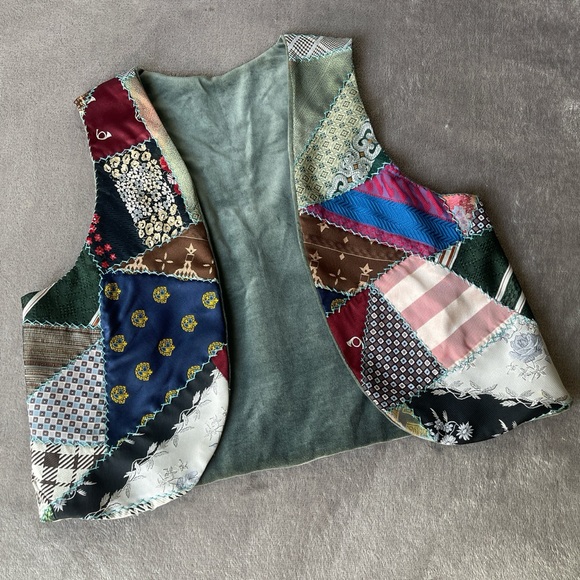 Vintage America Jackets & Blazers - ‼️TRADED‼️RARE Vintage Reversible Silk Tie Patchwork Vest 🚢